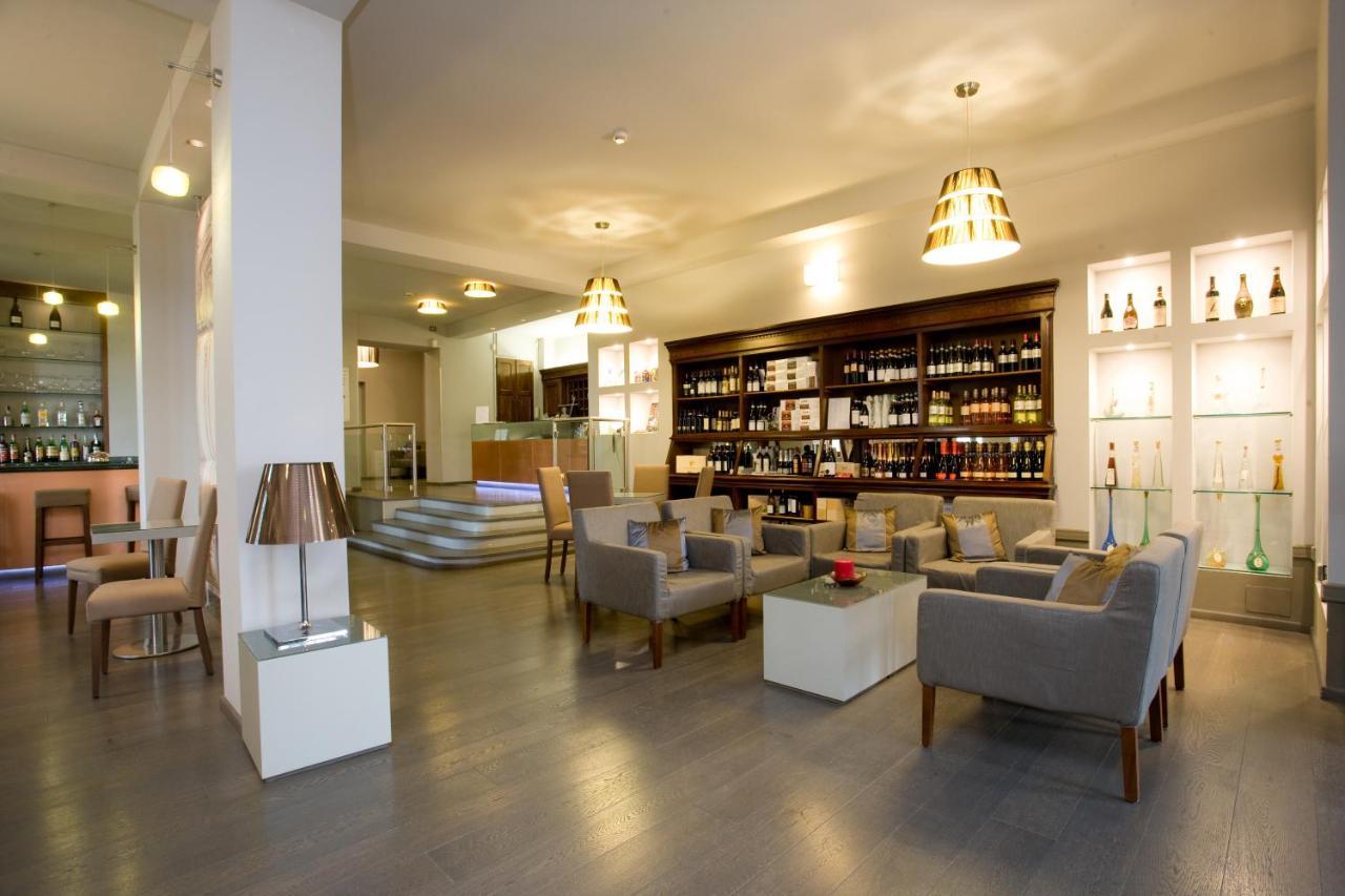 Santa Vittoria dʼAlba Hotel Castello Di Santa Vittoria מראה חיצוני תמונה