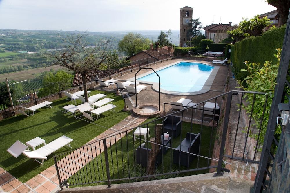 Santa Vittoria dʼAlba Hotel Castello Di Santa Vittoria מראה חיצוני תמונה