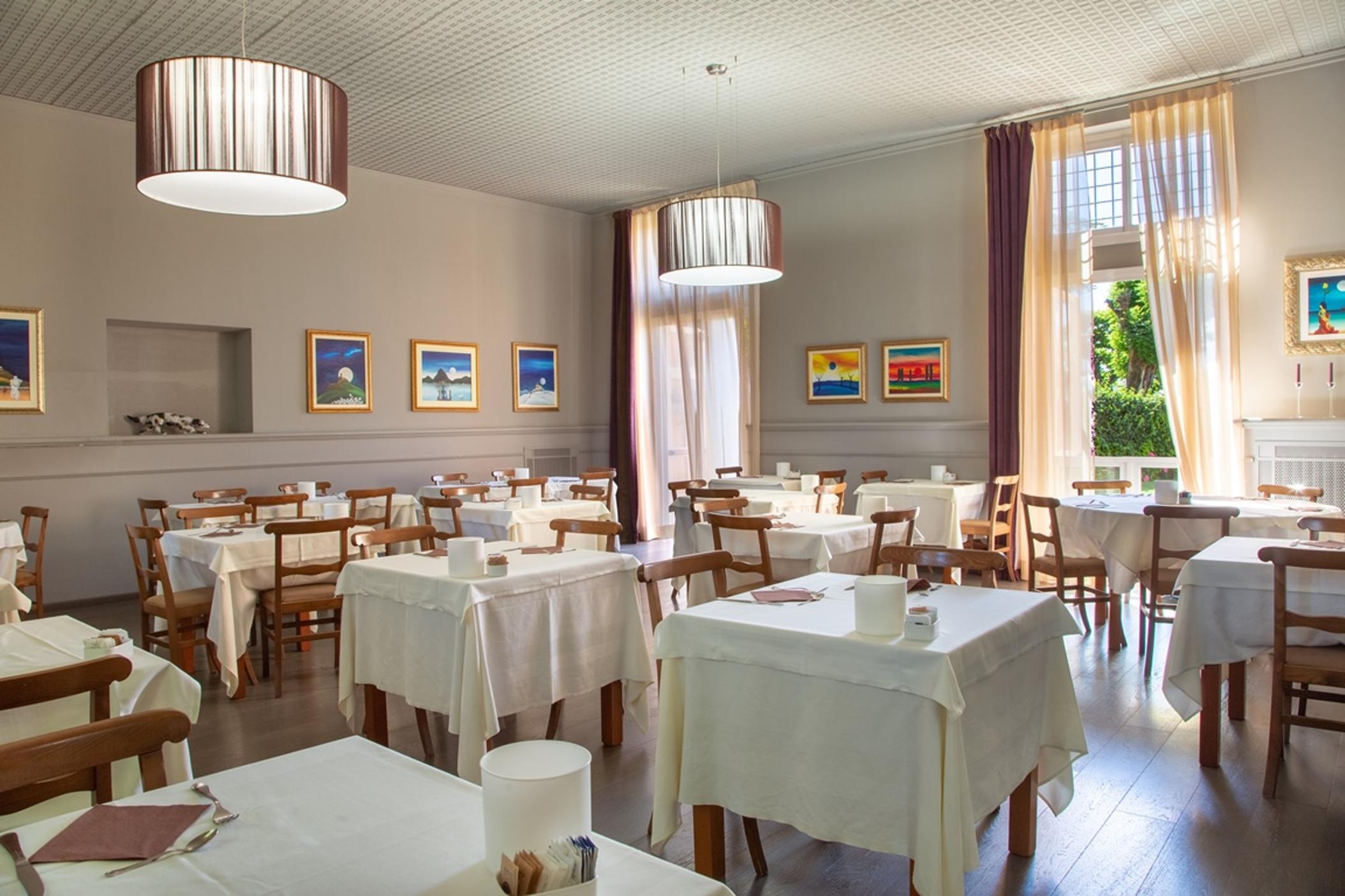 Santa Vittoria dʼAlba Hotel Castello Di Santa Vittoria מראה חיצוני תמונה