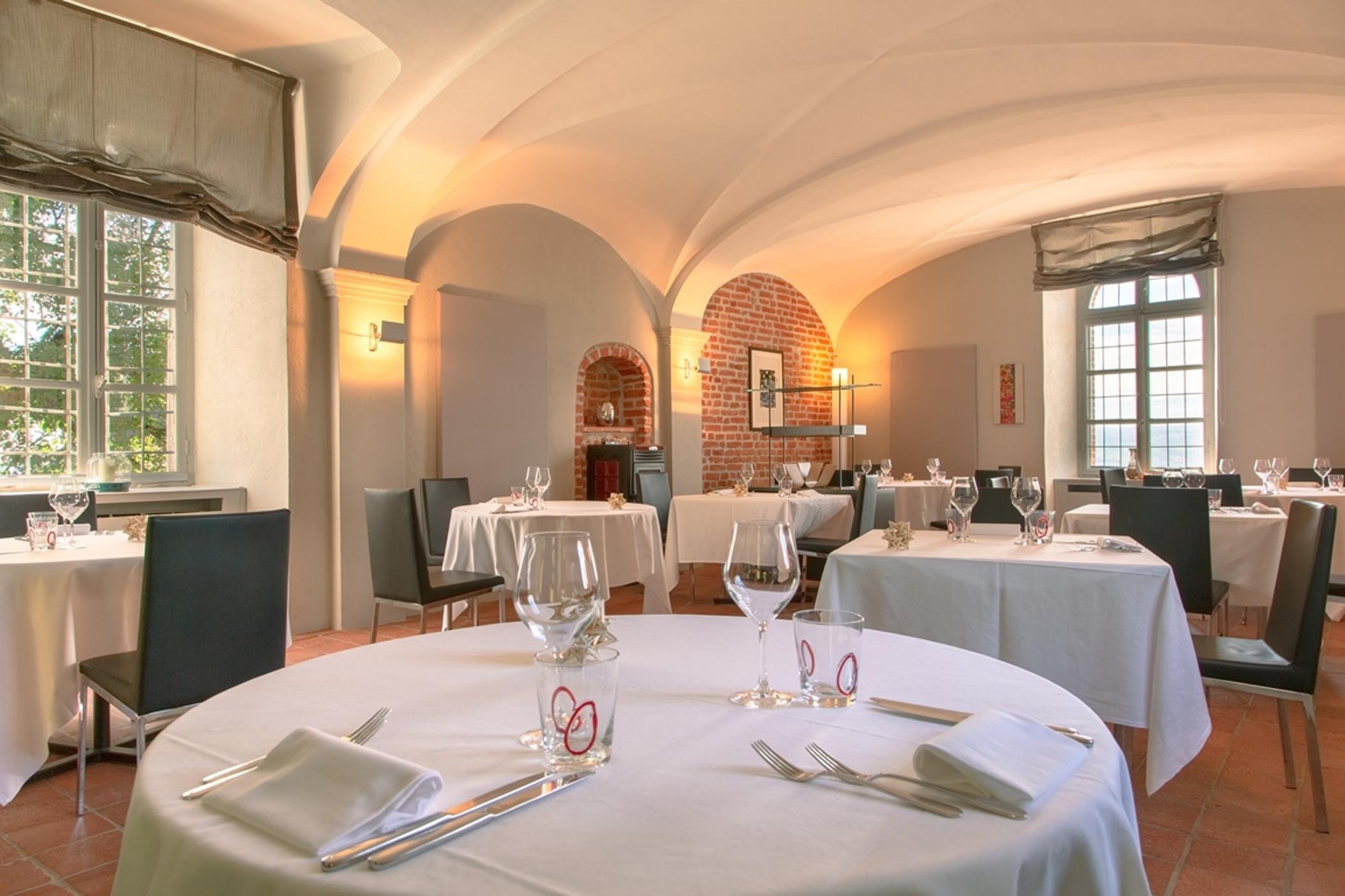 Santa Vittoria dʼAlba Hotel Castello Di Santa Vittoria מראה חיצוני תמונה