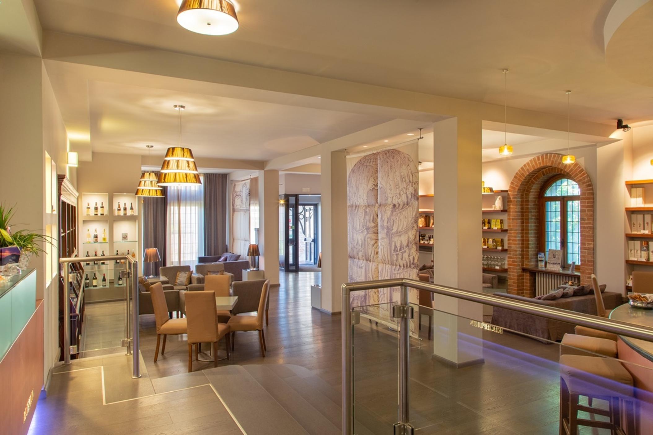Santa Vittoria dʼAlba Hotel Castello Di Santa Vittoria מראה חיצוני תמונה