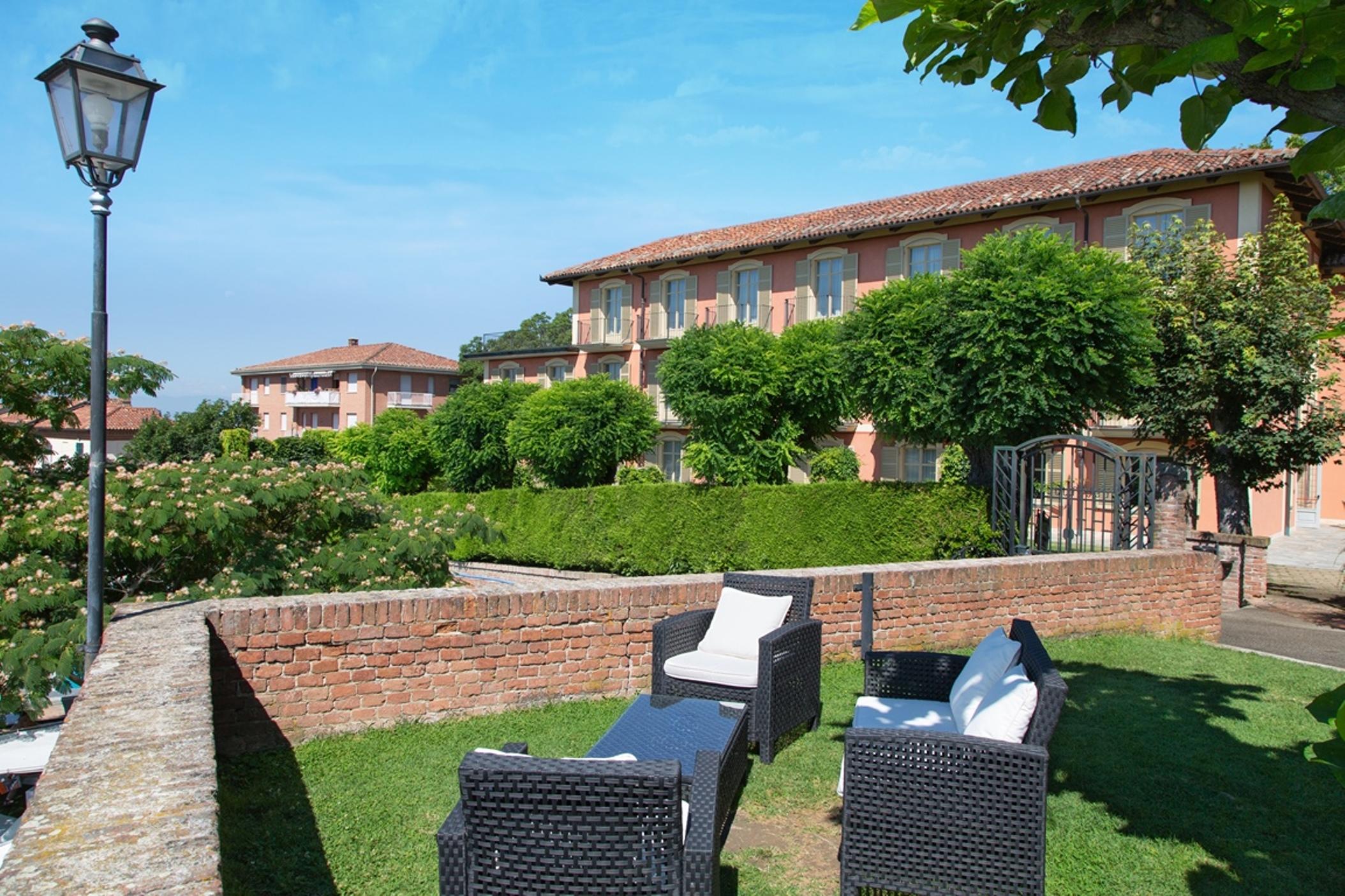 Santa Vittoria dʼAlba Hotel Castello Di Santa Vittoria מראה חיצוני תמונה