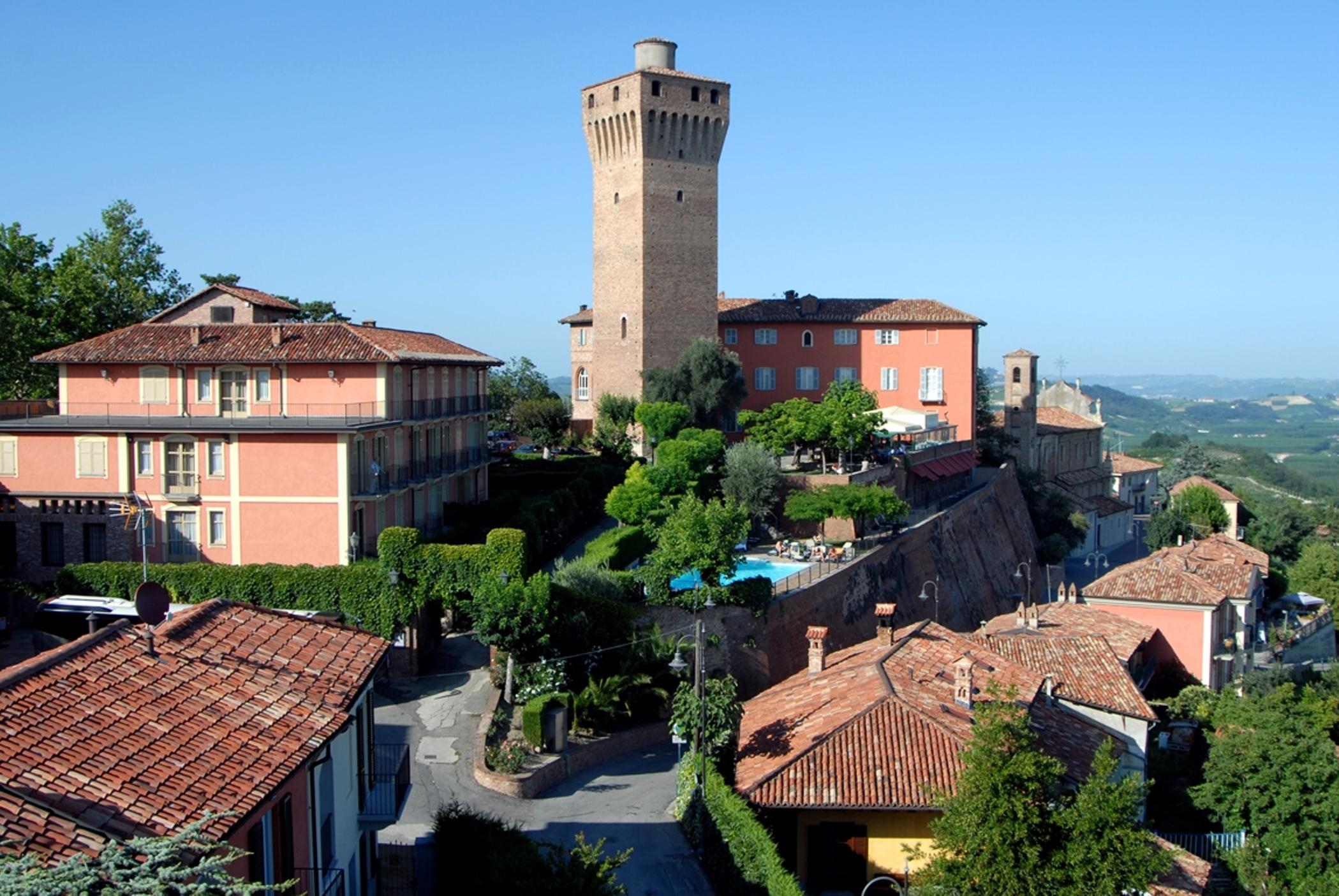 Santa Vittoria dʼAlba Hotel Castello Di Santa Vittoria מראה חיצוני תמונה