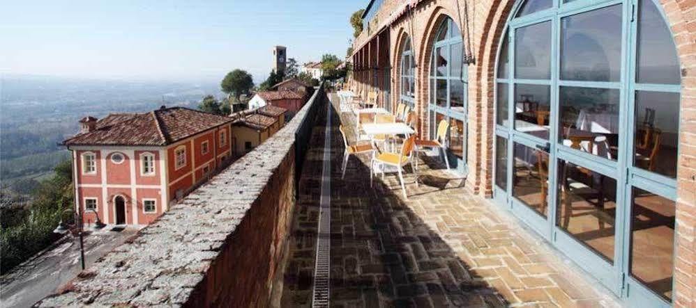 Santa Vittoria dʼAlba Hotel Castello Di Santa Vittoria מראה חיצוני תמונה