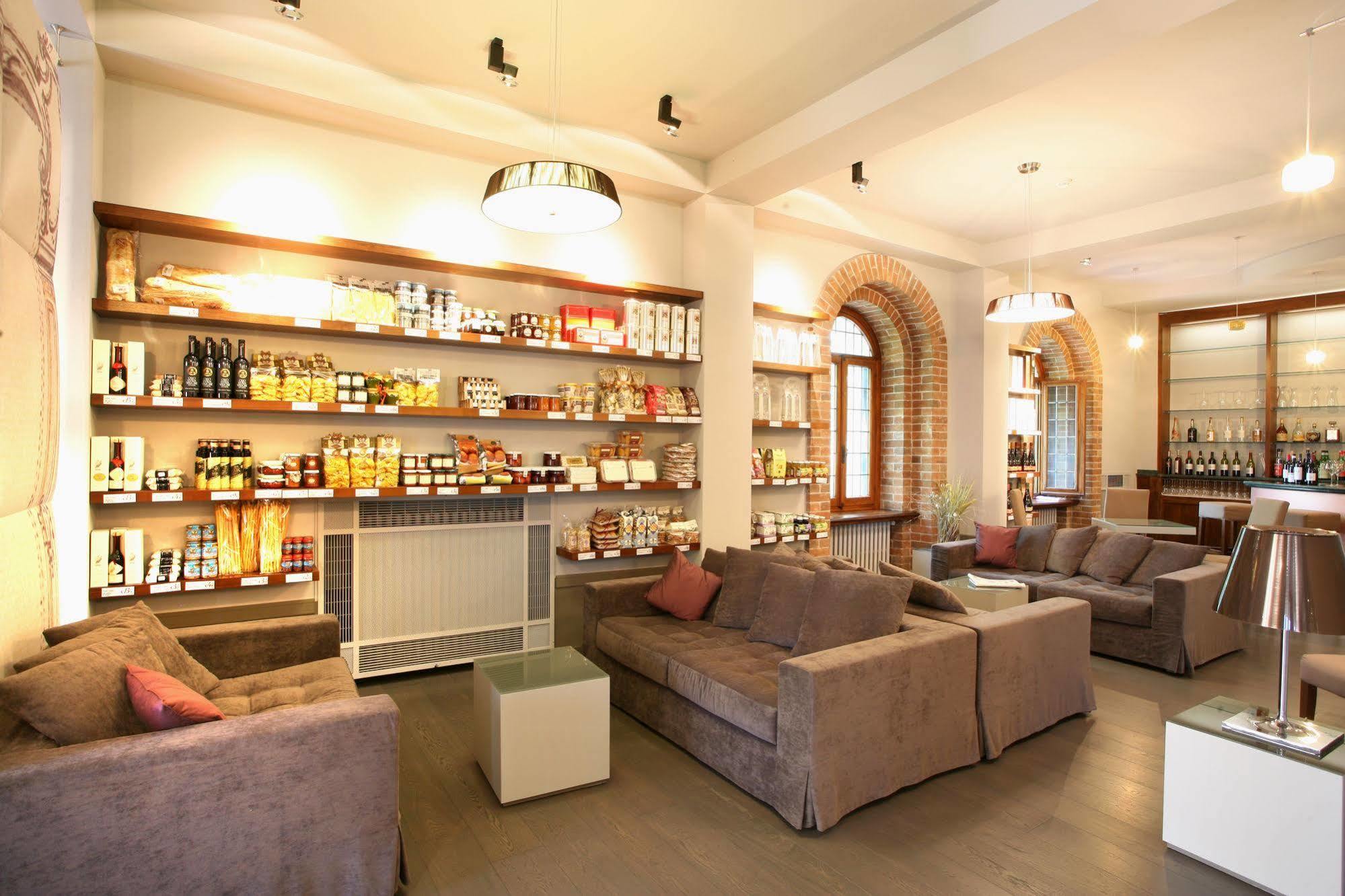 Santa Vittoria dʼAlba Hotel Castello Di Santa Vittoria מראה חיצוני תמונה
