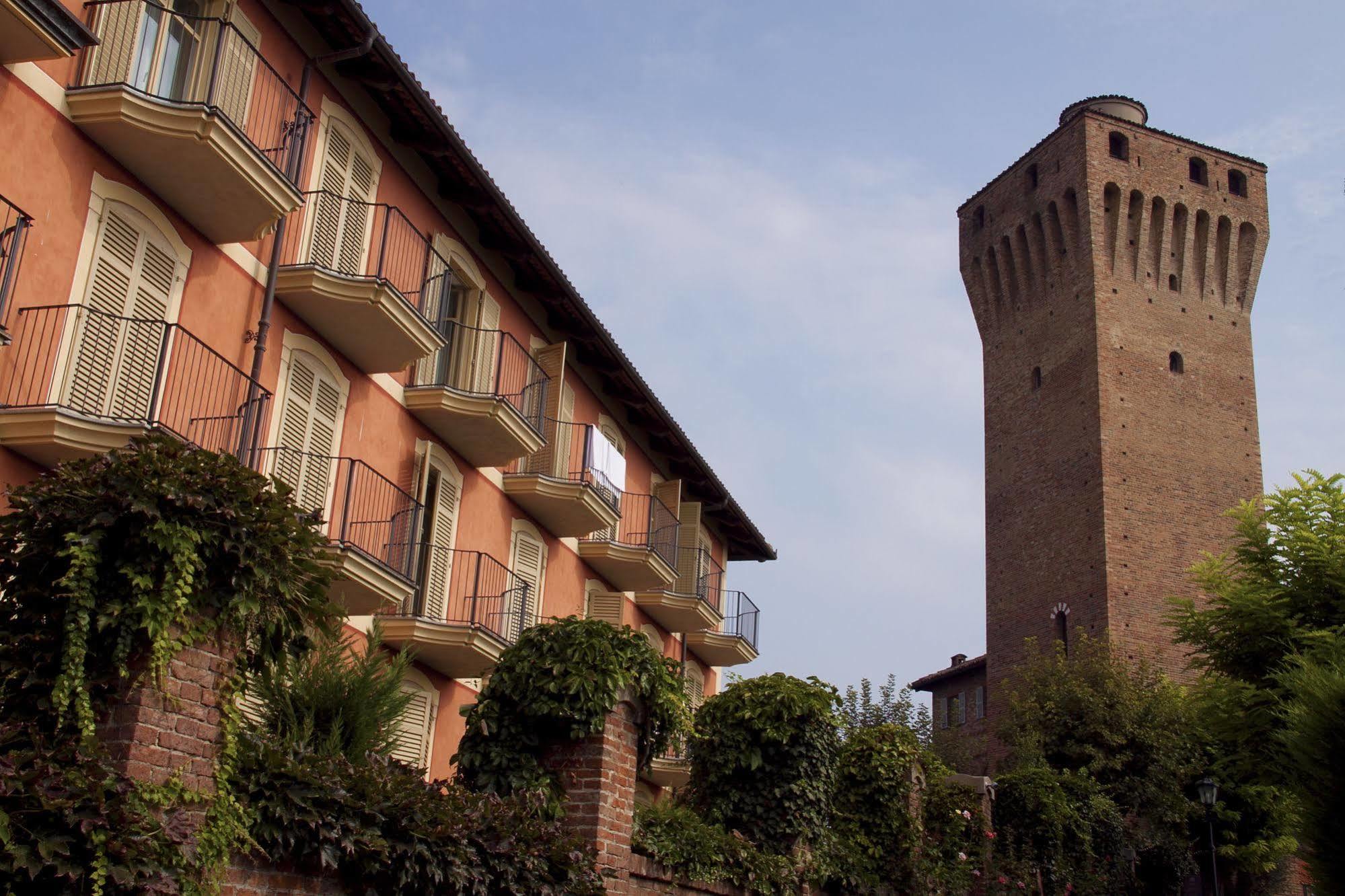 Santa Vittoria dʼAlba Hotel Castello Di Santa Vittoria מראה חיצוני תמונה